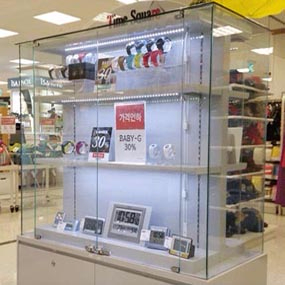 數(shù)碼產(chǎn)品玻璃展示陳列柜