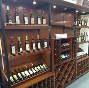 哈爾濱鐵木結(jié)構(gòu)酒柜展示柜